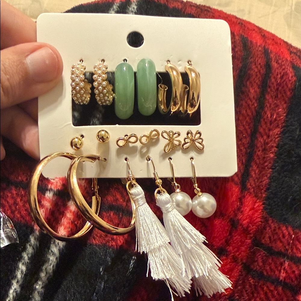 Elegant Gold and Green Earring Set